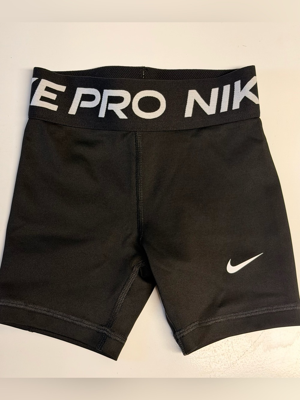 Kids Nike pro shorts (XS)